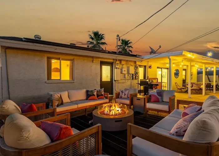 Old Town Heated Pool Fire Pit Holiday home
